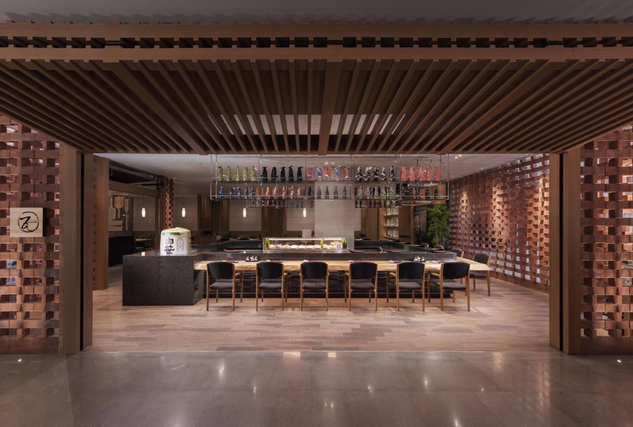 Crowne Plaza Tainan By Ihg Hotel Eksteriør billede The interior of the restaurant