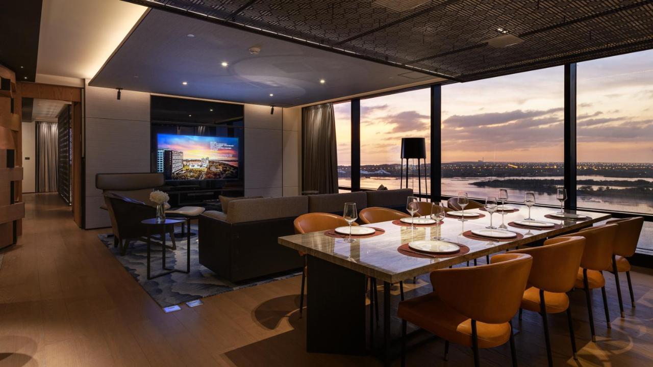 Crowne Plaza Tainan By Ihg Hotel Eksteriør billede The 360° Sky Lounge