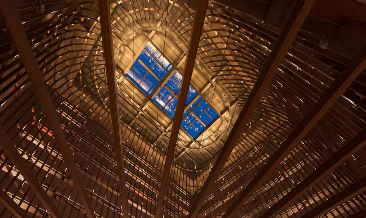 Crowne Plaza Tainan By Ihg Hotel Eksteriør billede The ceiling of the main atrium