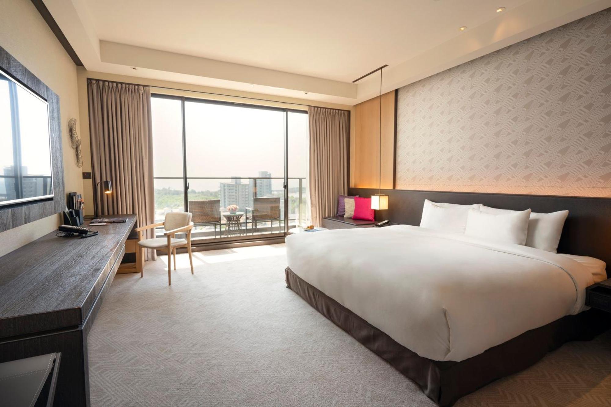 Crowne Plaza Tainan By Ihg Hotel Eksteriør billede Deluxe Room