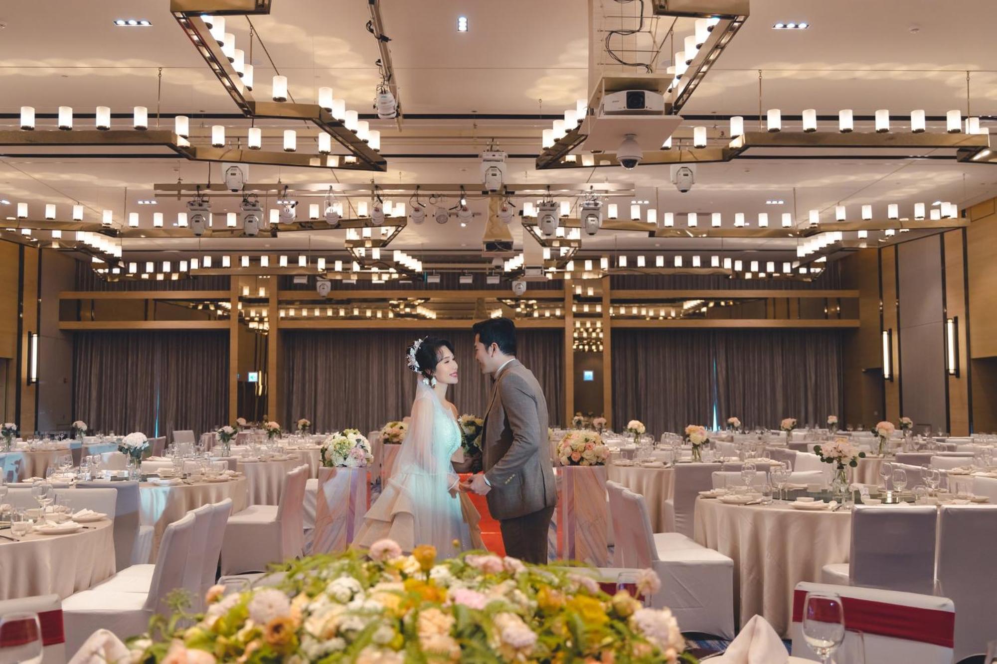 Crowne Plaza Tainan By Ihg Hotel Eksteriør billede A wedding reception in Seoul, South Korea